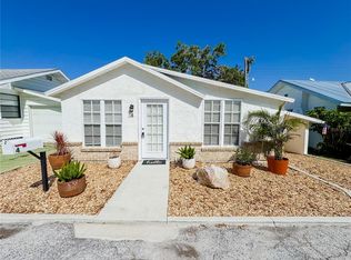 4 Braden Castle Dr, Bradenton, FL 34208