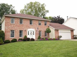 1557 Parkland Dr, Lancaster, OH 43130