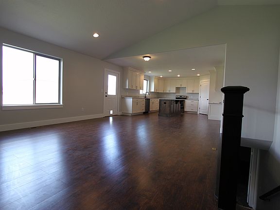4th image of 1692 S Country Ln
