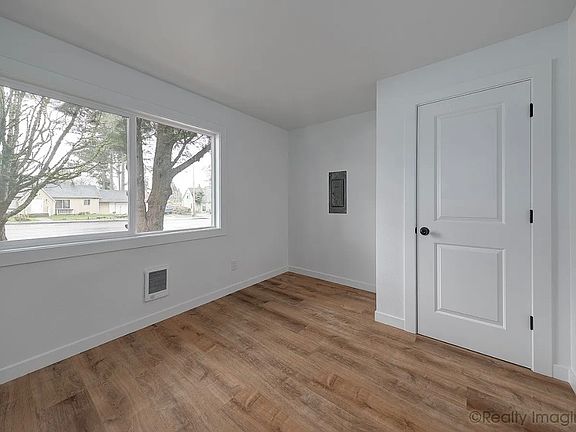 4th image of 203 NE 162nd Ave #203