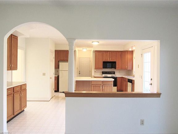 3rd image of 1367 Beechnut Dr