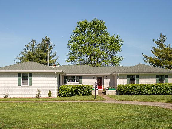 2nd image of 627 Hooks Ln
