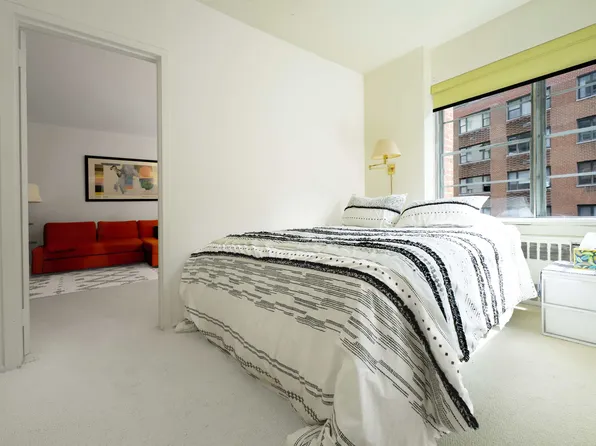 430 East 56th Street image 7 of 19