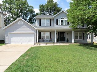 604 Bennington Dr, Saint Charles, MO