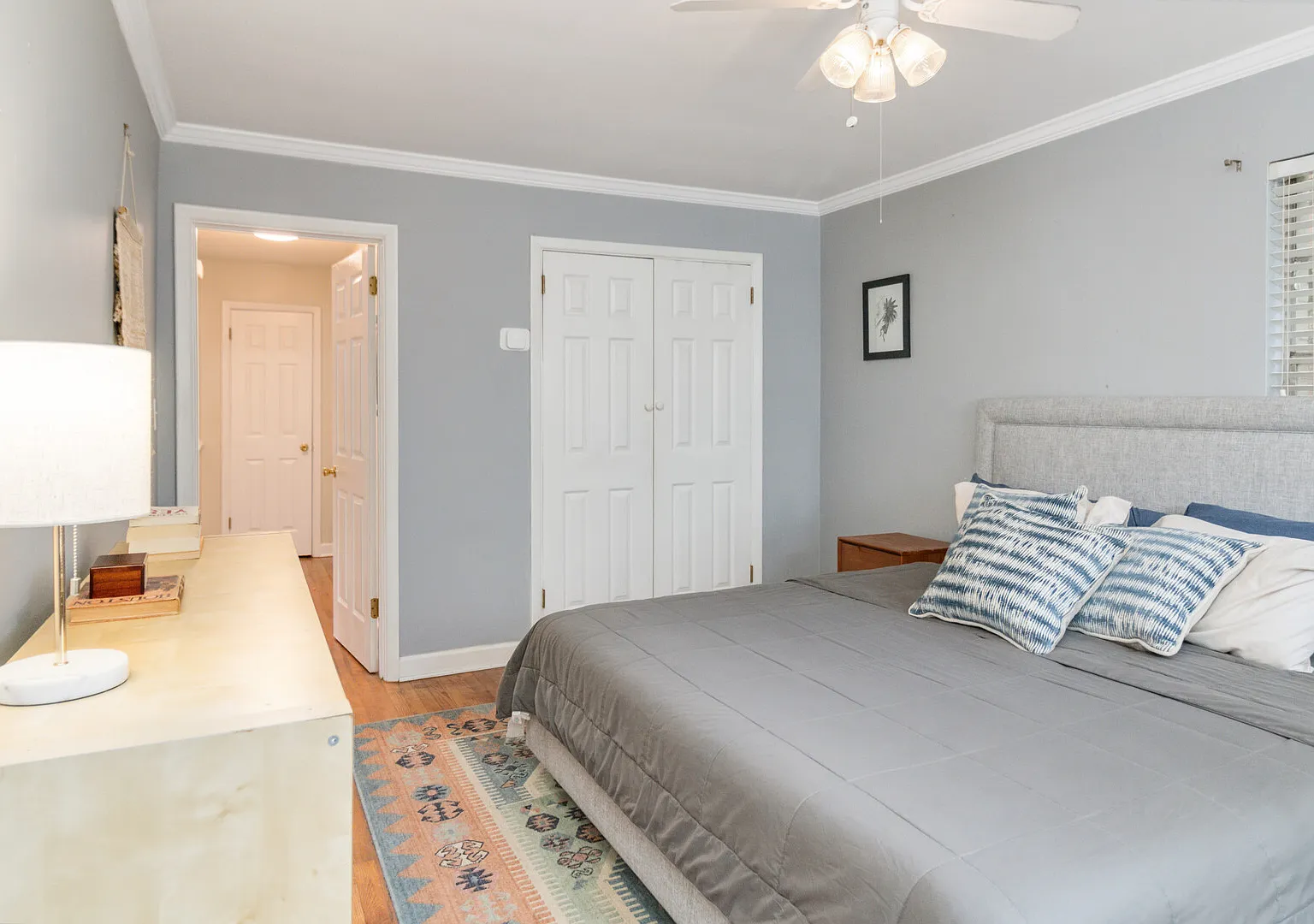 Midtown Condo, Parking Included, In-Unit Washer Dryer, King Bedroom — Photo 2
