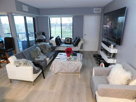 2nd image of 400 Park Ave APT 402