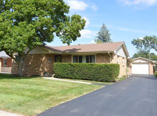 414 Brown St, Wauconda, IL 60084