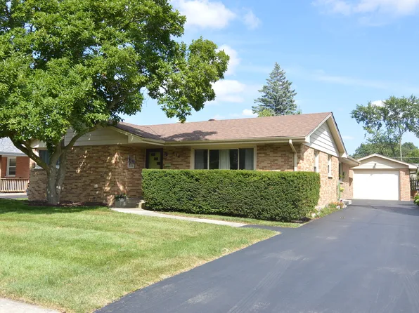 414 Brown St, Wauconda, IL 60084