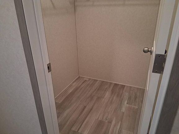 4th image of 328 W 53rd St Trailer 10