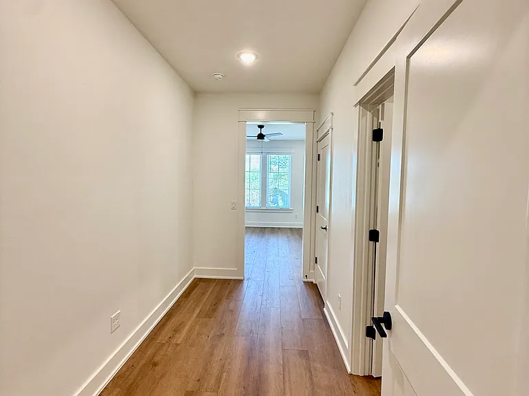 825 NW 14th St — Photo 18
