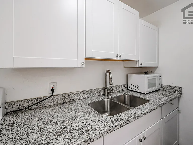 3315 E Cambridge Ave #1 — Photo 16