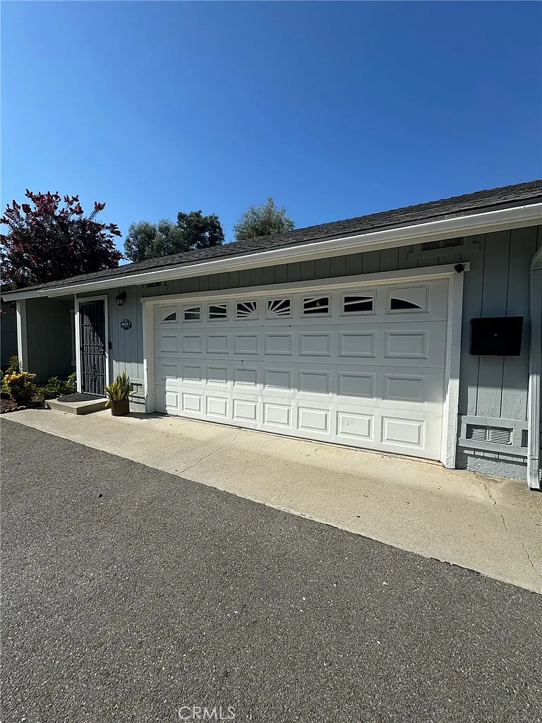 3 bed, 1490 sqft, $2,900 — Photo 1