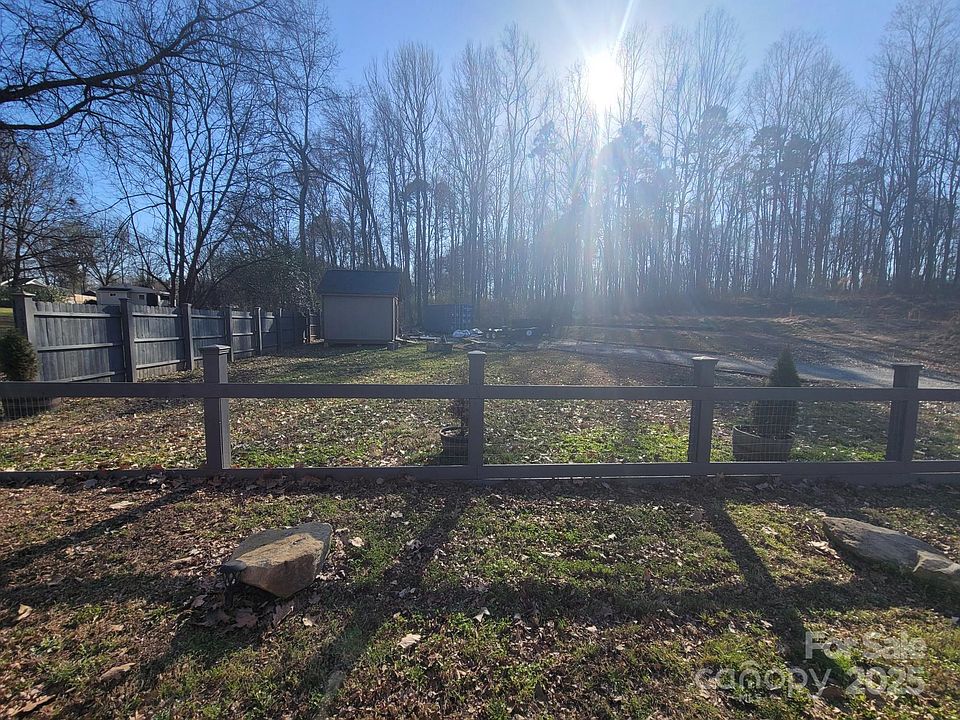 2nd image of 5235 Clearwater Lake Rd