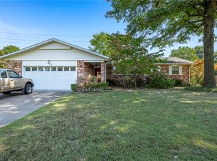 211 Overhill Dr, Lowell, AR 72745
