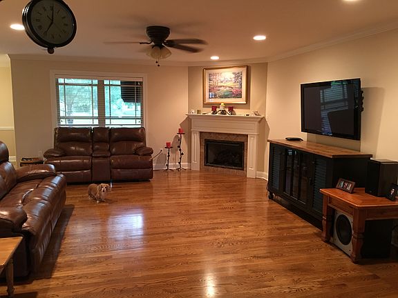 3rd image of 151 Ashton Ct