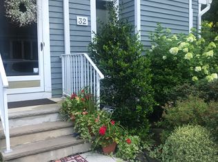 32 Meadowview Ln, Berkeley Heights, NJ 07922