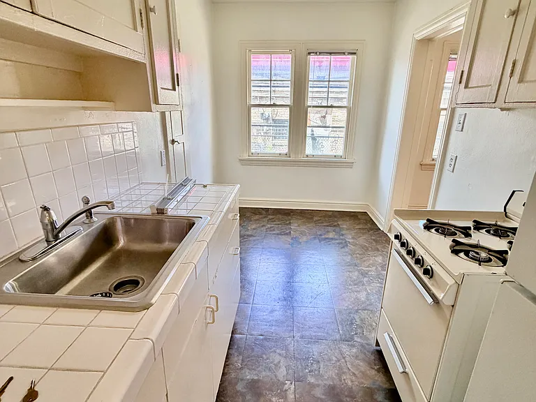 1275 N Washington St — Photo 6