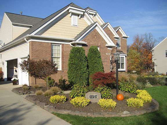 3rd image of 3158 Darien Ln