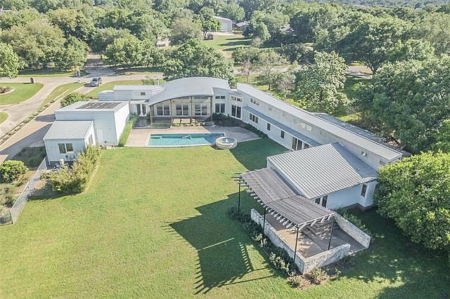 1st image of 3408 Rolling Hills Ln