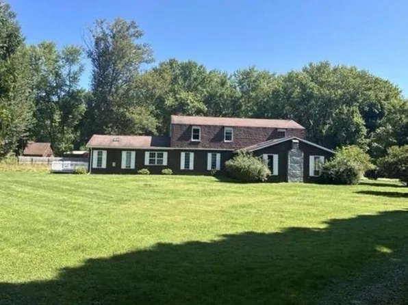 16 Wildlife Ln, Warren, PA 16365