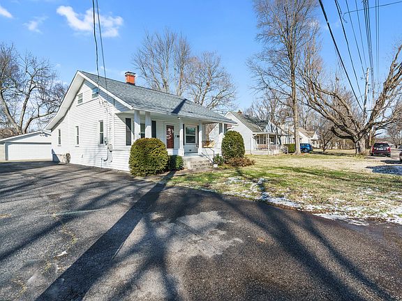 2nd image of 2261 Beargrass Ave
