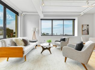 210 South St #PENTHOUSE 11-5, Boston, MA 02111