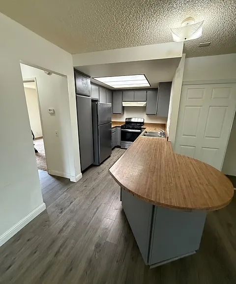 926 N M Pl — Photo 1