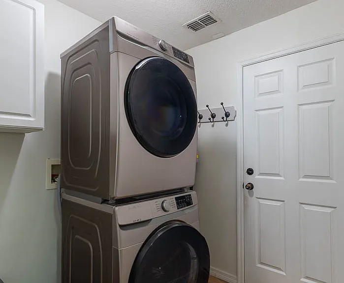 1725 Soaring Heights Cir — Photo 24