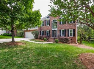 5615 Fairvista Dr, Charlotte, NC 28269