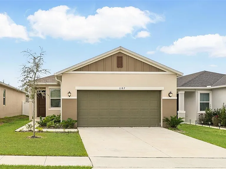 1187 Papaya Cir — Photo 1