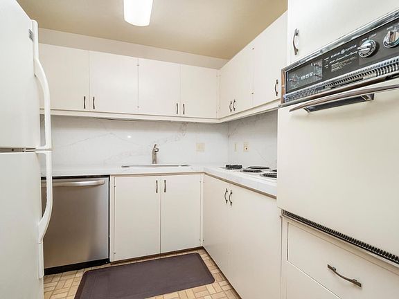 4th image of 808 Laurel Ave APT 103