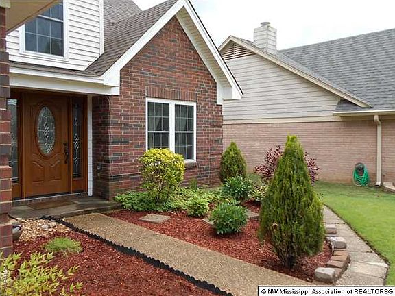 2nd image of 1253 Five Oaks Dr N