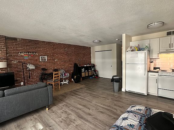 2nd image of 1122 Boylston St #3