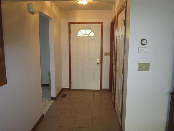 4th image of 1522 Deeanne Dr