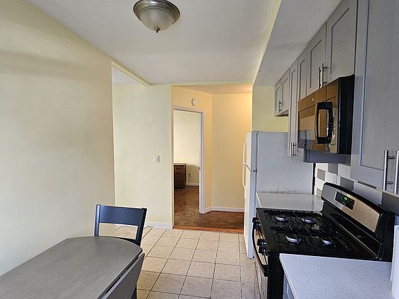 2nd image of 621 E 241st St