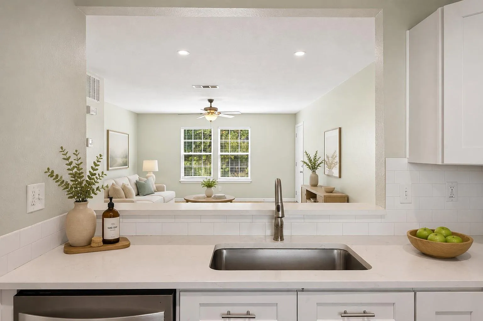 2 bed, 2.0 bath, 1000 sqft, $1,895 — Photo 4