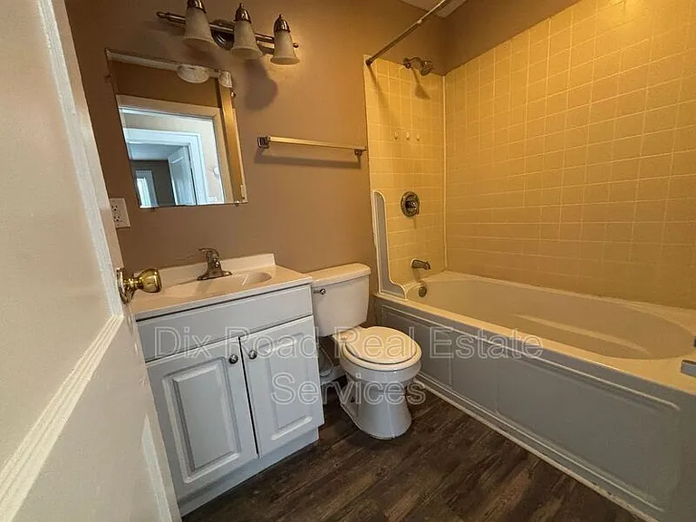 229 Bellaire Ave — Photo 21