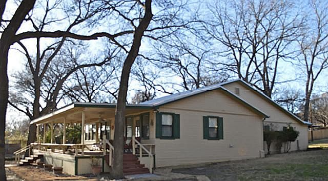 1st image of 1201 E Lake Dr