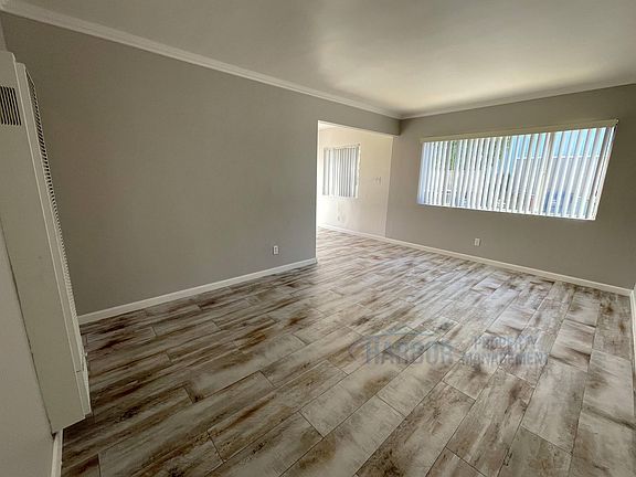 4th image of 10212 Doty Ave APT 2