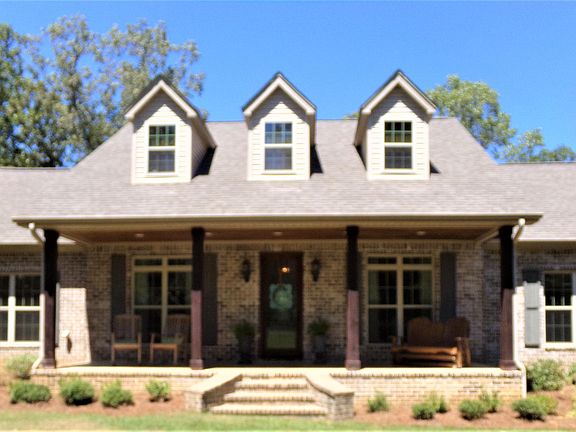 3rd image of 132 Edom Hill Dr