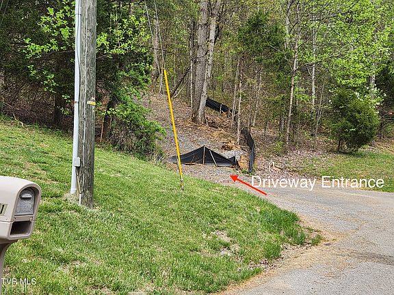 5th image of 345 Greentree Dr