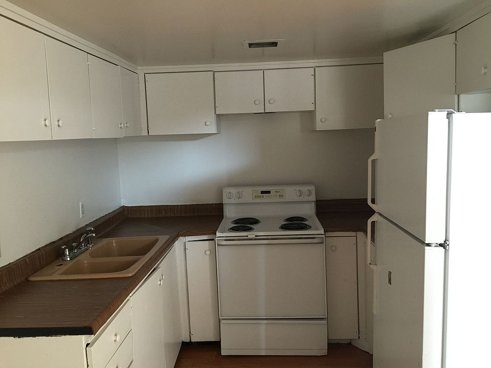 2nd image of 3812 Royal Crest St APT 4