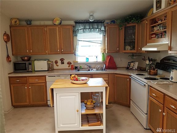 3rd image of 109 Desert Aire Pl SW