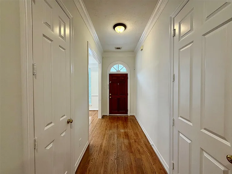 2806 Briarhurst Park — Photo 3