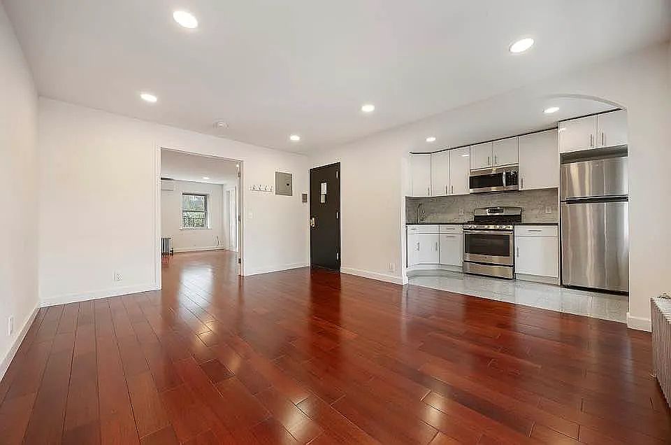 1st image of 86 S 4th St APT 3