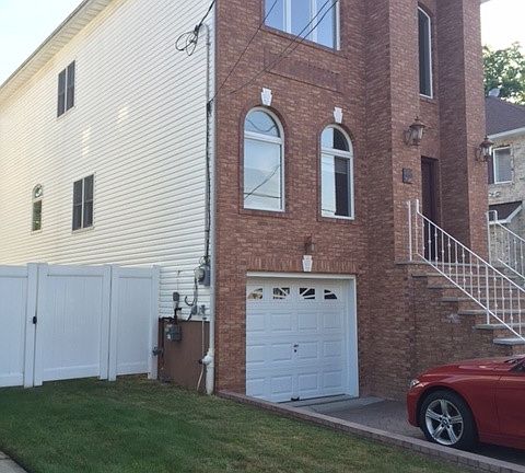 3rd image of 288 Robinson Ave