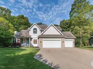 13635 Hofma Ct, Grand Haven, MI 49417