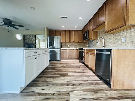 3rd image of 4858 Blue Jay Cir