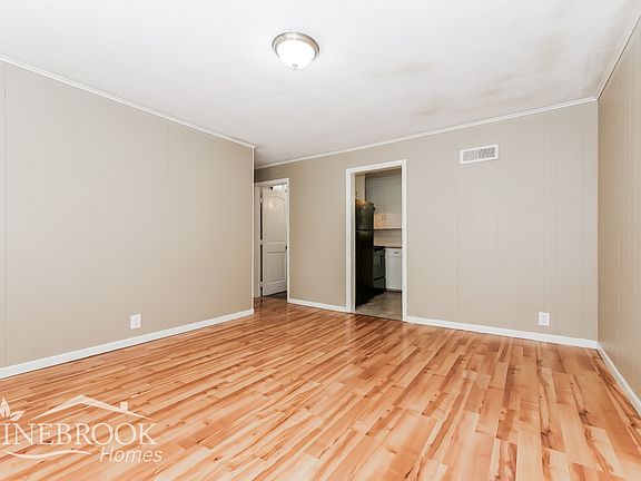 4th image of 13128 Parker Ave