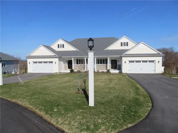 82 Joseph Ct Unit 7, North Kingstown, RI 02874